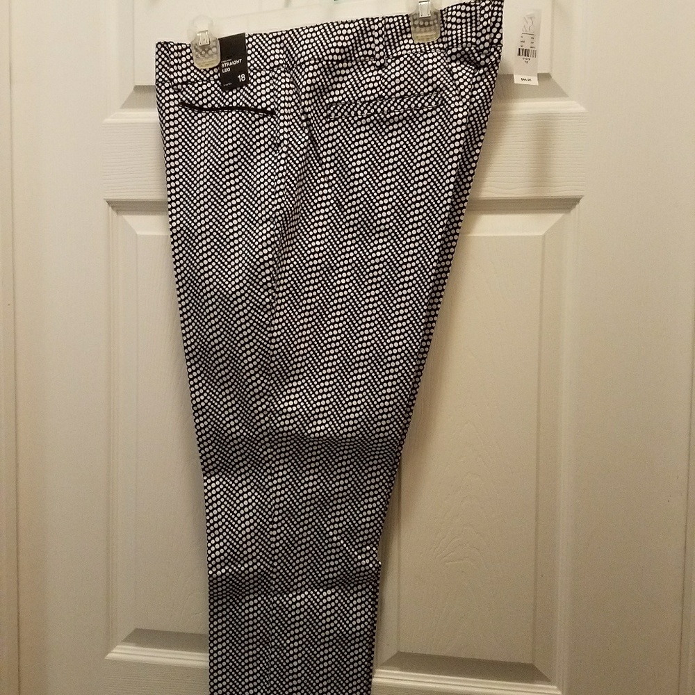 New York & Company Crop Straight Leg Pants
